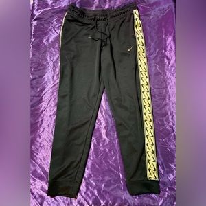 Nike sweat pants gold line logo